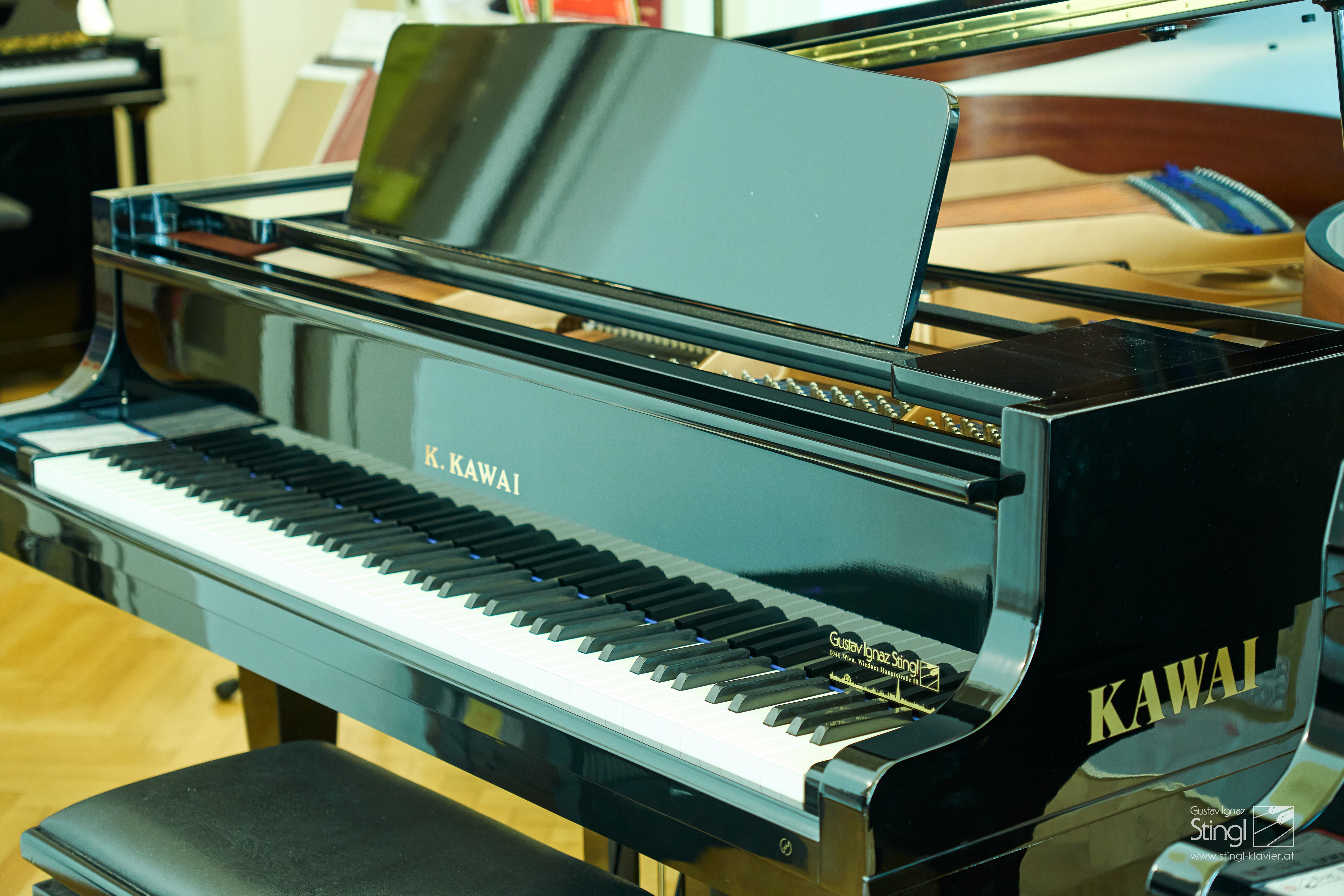 KAWAI GM10 ATX bei STINGL Klaviere Wien
