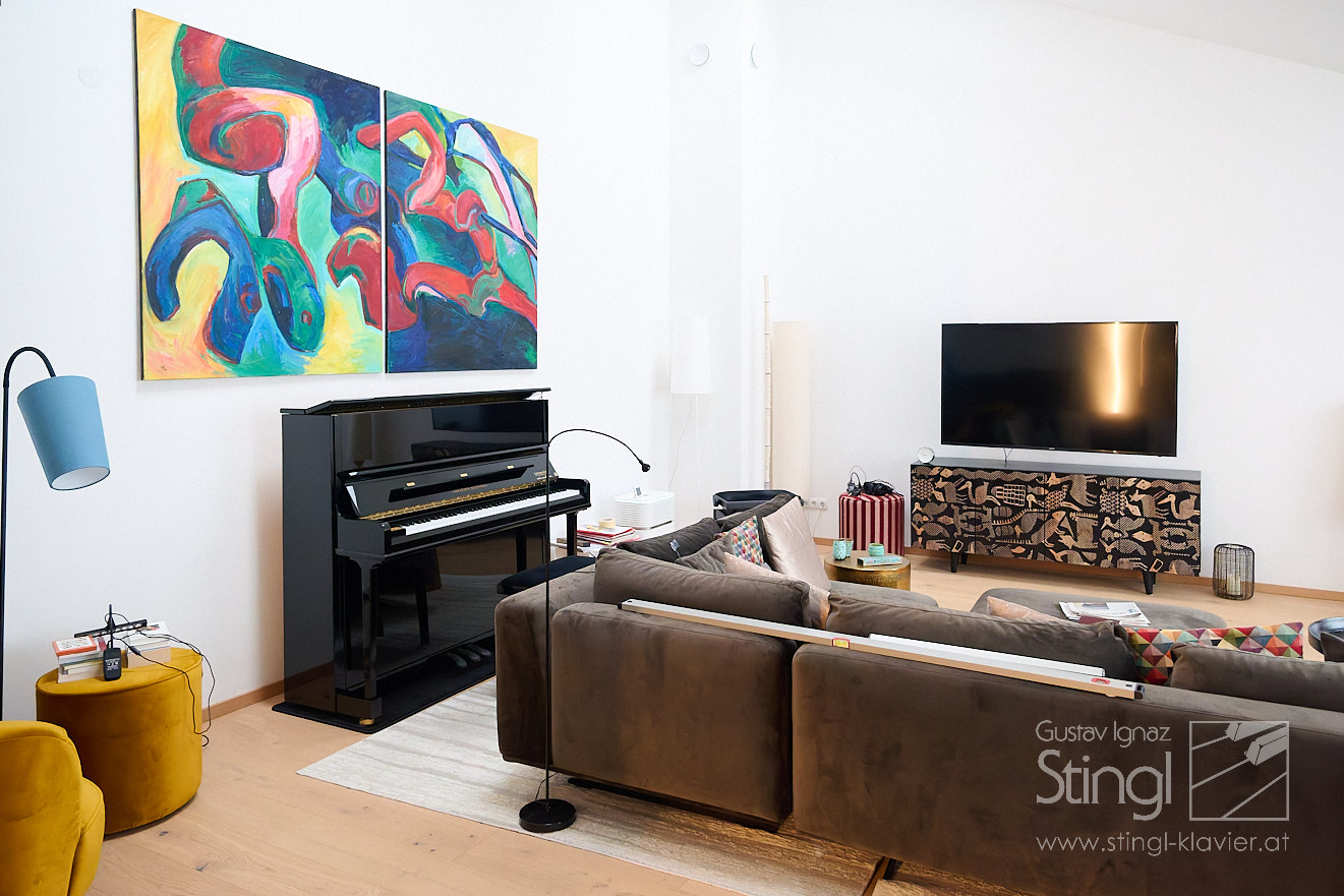 Grotrian Steinweg 124 Piano in Wiener Wohnung