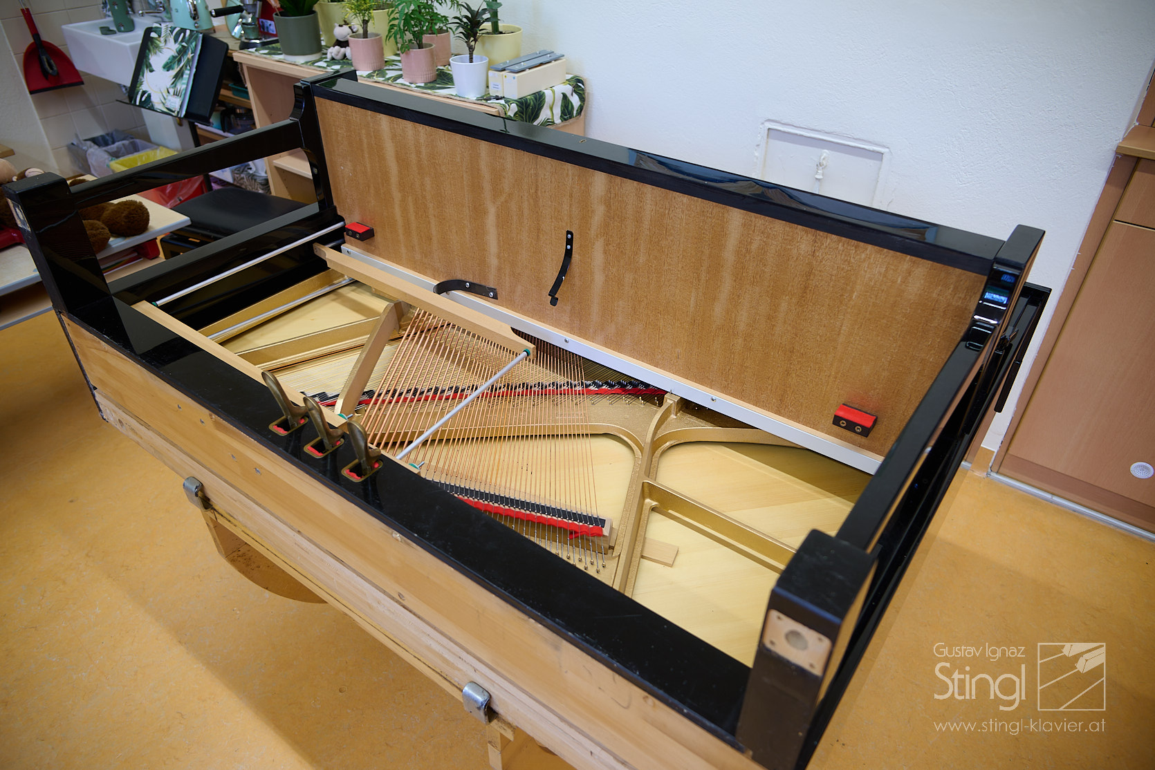 Piano bekommt neue Rollen
