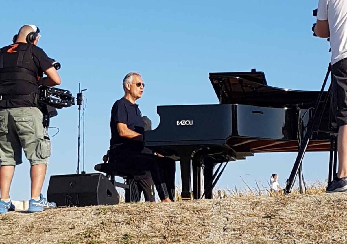 Andrea Bocelli besitzt FAZIOLI